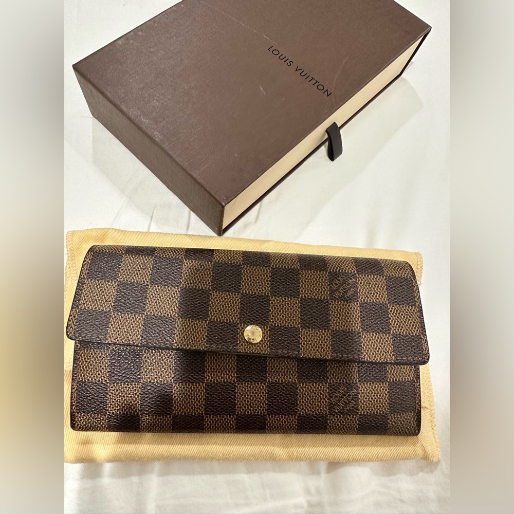 Louis Vuitton Sarah Wallet